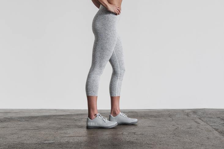 6DJZ1089 Women High-Rise Crop Nobull