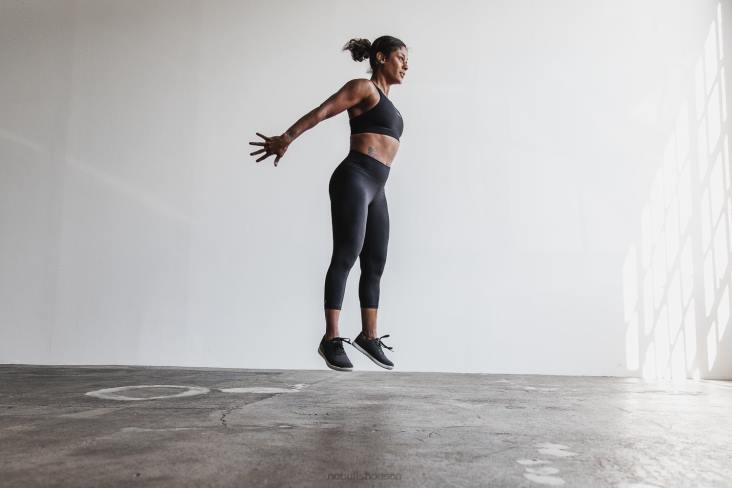 6DJZ1099 Women High-Rise Crop Nobull