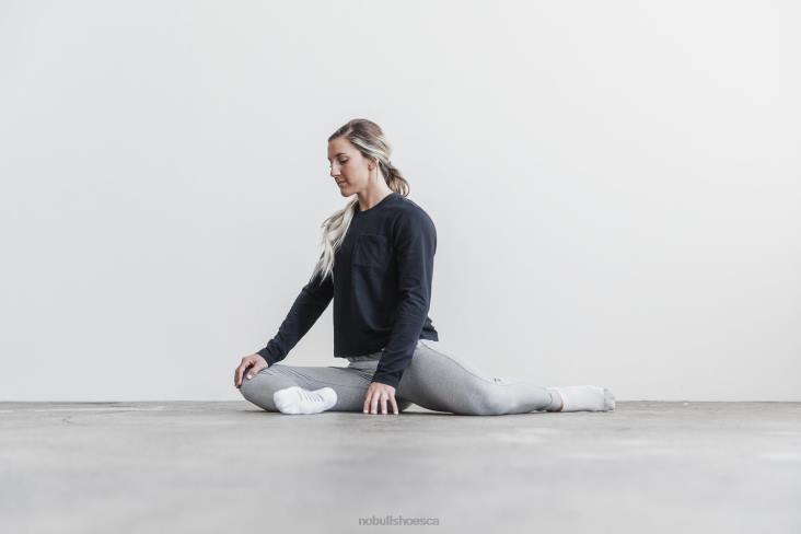 6DJZ1134 Women Heavyweight Long Sleeve Pocket Boxy Tee Nobull