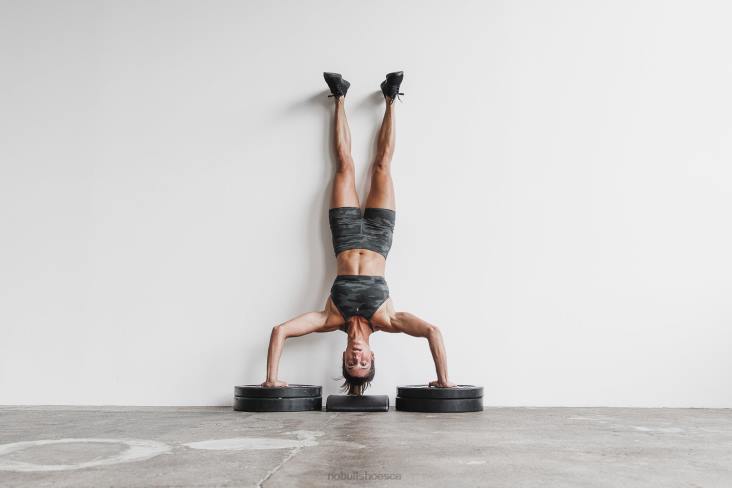 6DJZ1256 Women Halter Sports Bra Nobull