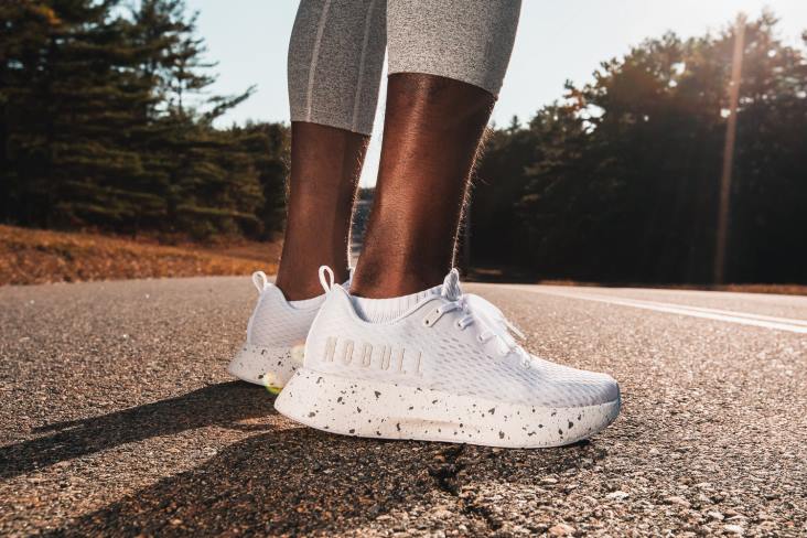 6DJZ173 Men White Surface Runner+ Nobull