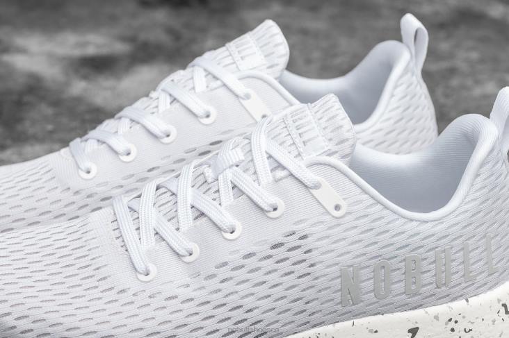 6DJZ173 Men White Surface Runner+ Nobull