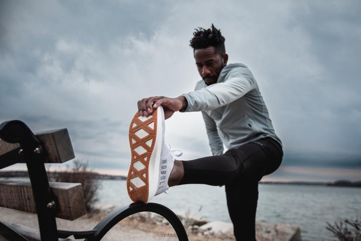 6DJZ174 Men White Runner+ Nobull