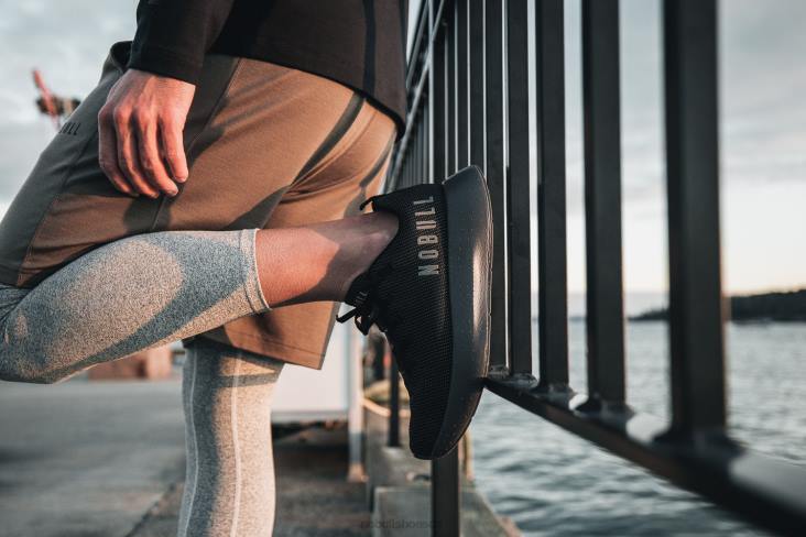 6DJZ187 Men Black Asphalt Gore-Tex Runner+ Nobull