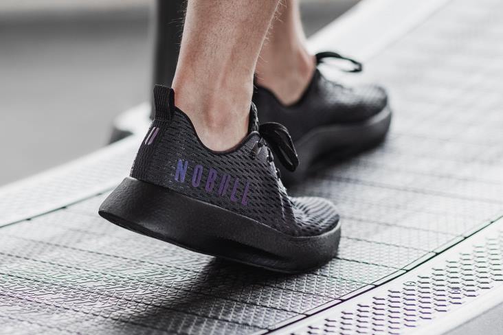 6DJZ191 Men Black Iridescent Runner+ Nobull