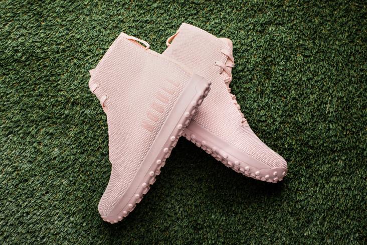 6DJZ202 Men High-Top Blush Heather Turf Trainer Nobull