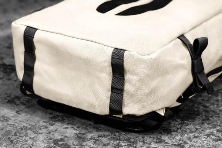 6DJZ448 Women Horns Waxed Canvas Duffleback Nobull