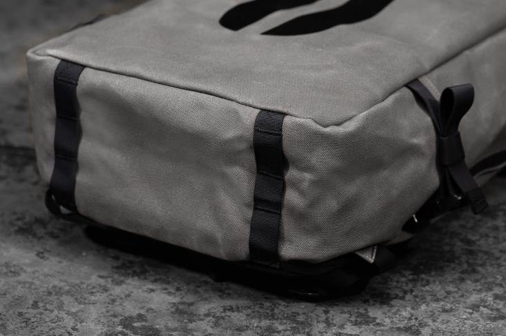 6DJZ450 Women Horns Waxed Canvas Duffleback Nobull