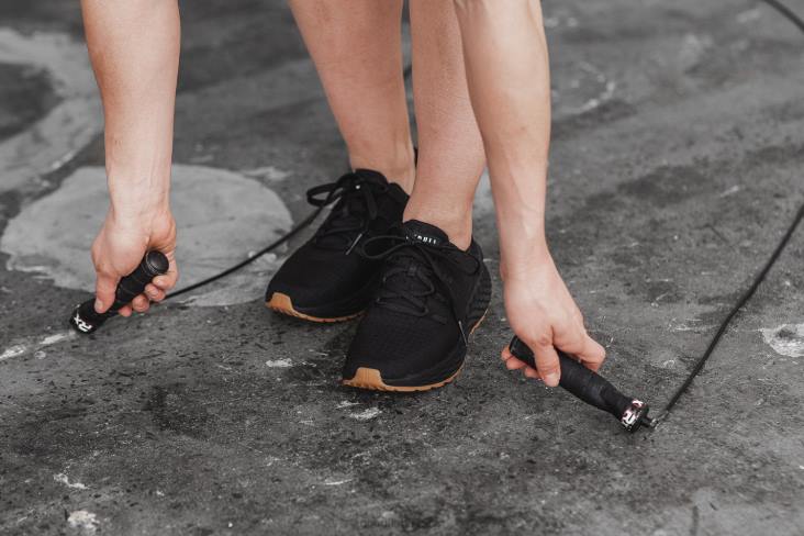 6DJZ568 Women Black Gum Ripstop Runner Nobull