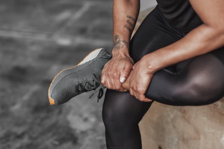 6DJZ582 Women Dark Grey Ripstop Runner Nobull