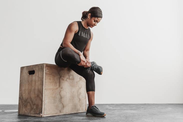 6DJZ582 Women Dark Grey Ripstop Runner Nobull