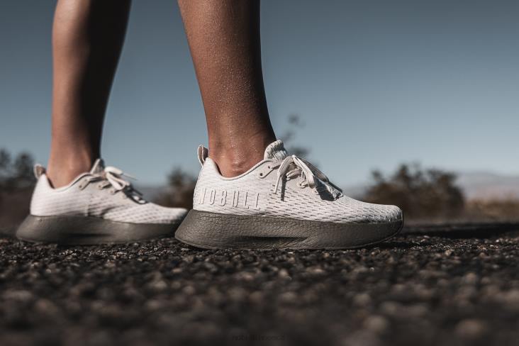 6DJZ602 Women Ivory Dark Fallen Rock Runner+ Nobull