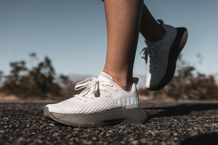 6DJZ602 Women Ivory Dark Fallen Rock Runner+ Nobull