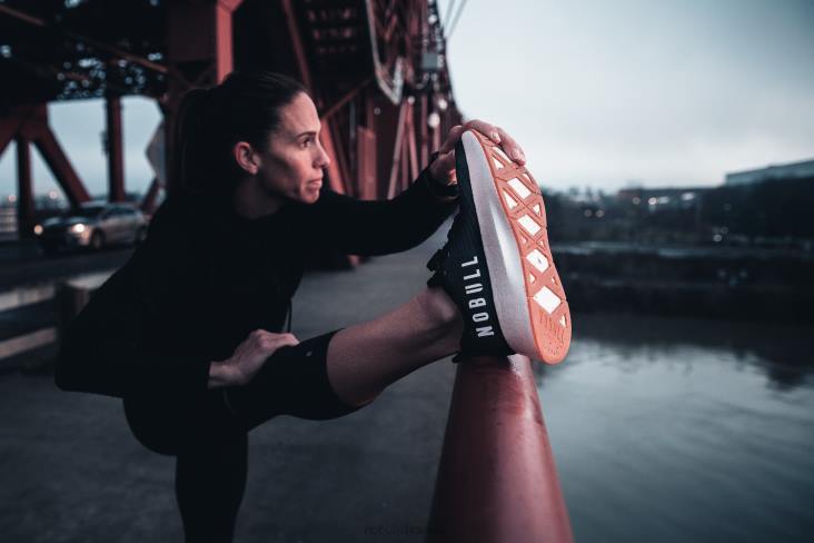 6DJZ612 Women Black White Runner+ Nobull