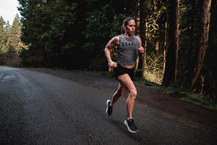 6DJZ612 Women Black White Runner+ Nobull