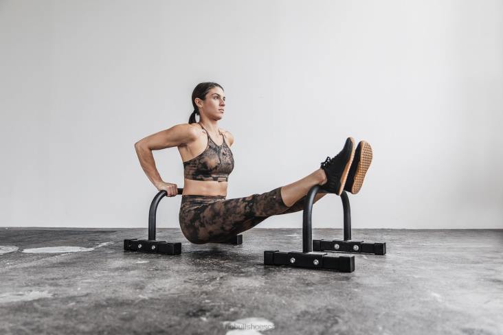 6DJZ1232 Women High-Rise Crop Nobull